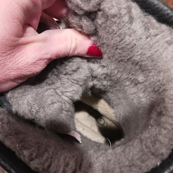 UGG Women's Adirondack III Black Grey Waterproof Leather Snow Boots. Size 8 - Picture 7 of 11